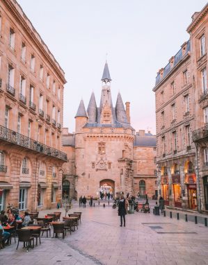 N BY NORWEGIAN
Norwegian Air inflight magazine

Bordeaux has gone from being France’s “Sleeping Beauty” to Lonely Planet’s No. 1 place to visit this year. What's its secret?