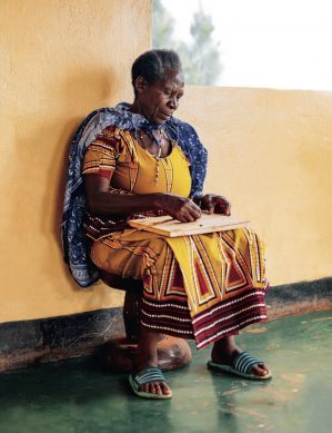 B.INSPIRED
Brussels Airlines inflight magazine

To mark International Women’s Day this month, we meet a group of female artists in Rwanda reviving – and modernising – imigongo, a traditional art form that mixes cow dung with ash.